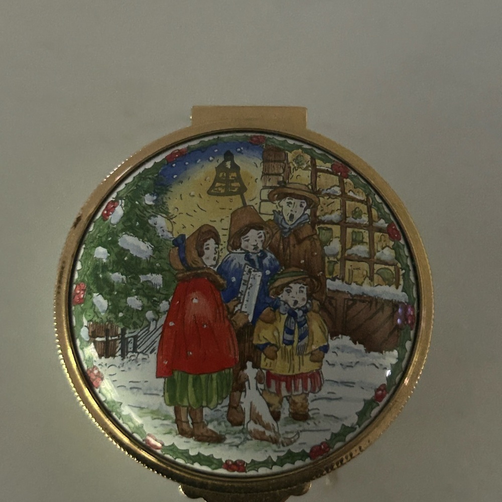 Staffordshire Enamels White trinket box mint condition year 1991